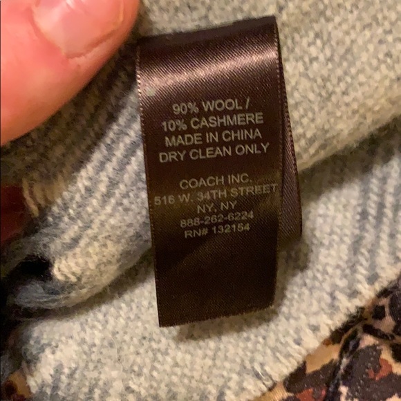 Set of Coach scarves - Picture 3 of 4